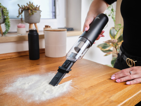 Akumulátorový vysavač ETA HANDY GO 0253 90000 černý