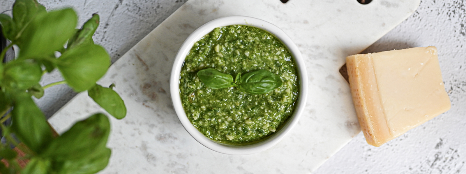 Bazalkové pesto