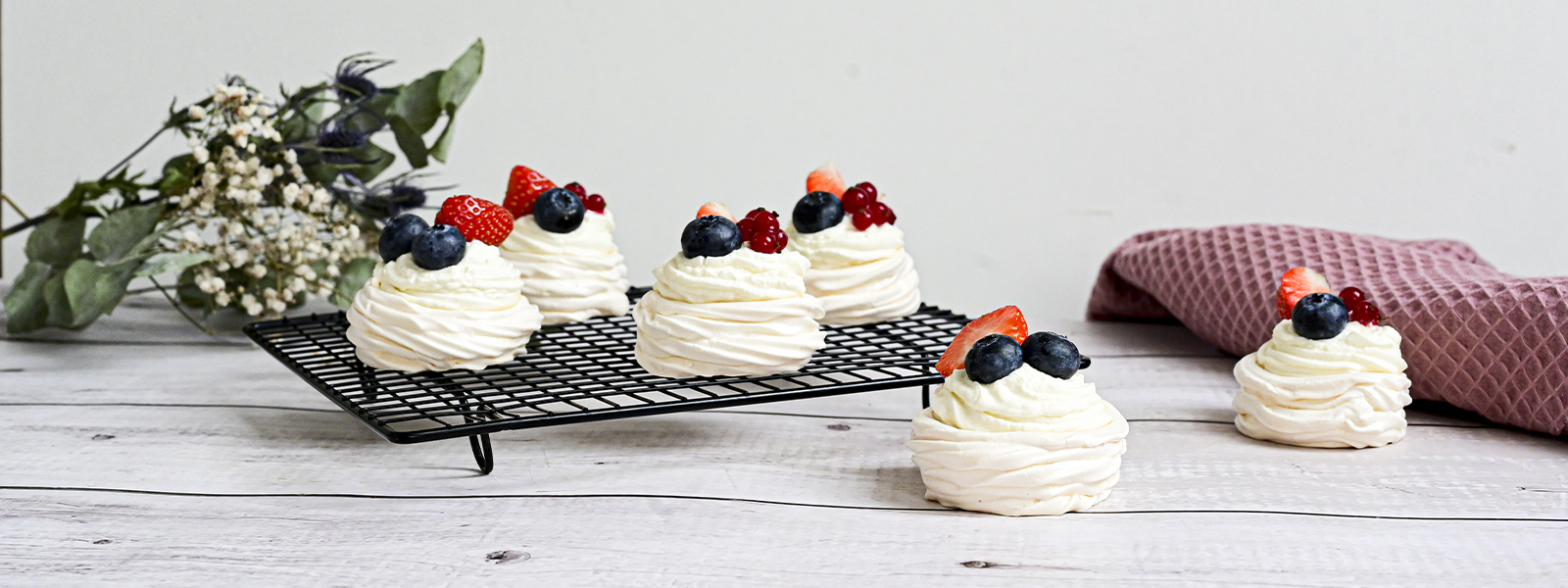 Mini Pavlova s ovocem